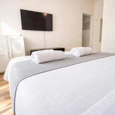 Appartement Casa Dolce Casa - Dual Modern Apartment, 1 Min From Metro, Up To 9 Guest Rome