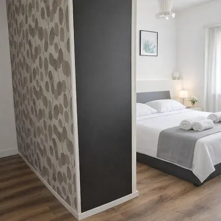 Casa Dolce Casa - Dual Modern Apartment, 1 Min From Metro, Up To 9 Guest Appartement