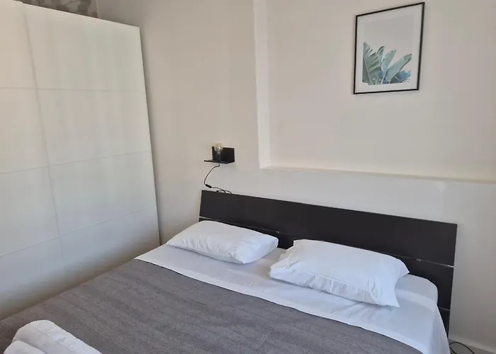 Nestop Colli Albani Apartamento *